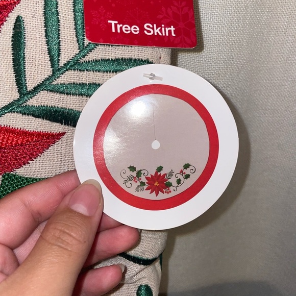 Poinsettia Tree Skirt - Picture 3 of 6